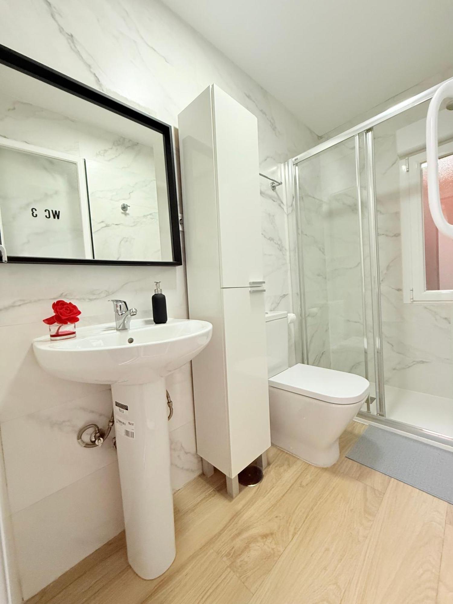 Rosa Rooms, Habitacion Con Bano Privado Pozuelo de Alarcón Eksteriør bilde