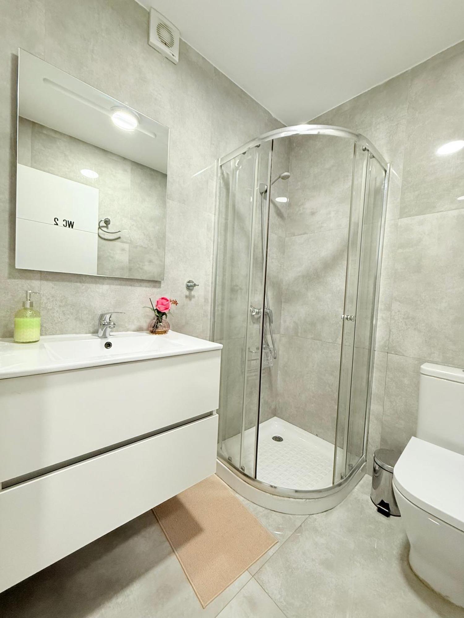 Rosa Rooms, Habitacion Con Bano Privado Pozuelo de Alarcón Eksteriør bilde