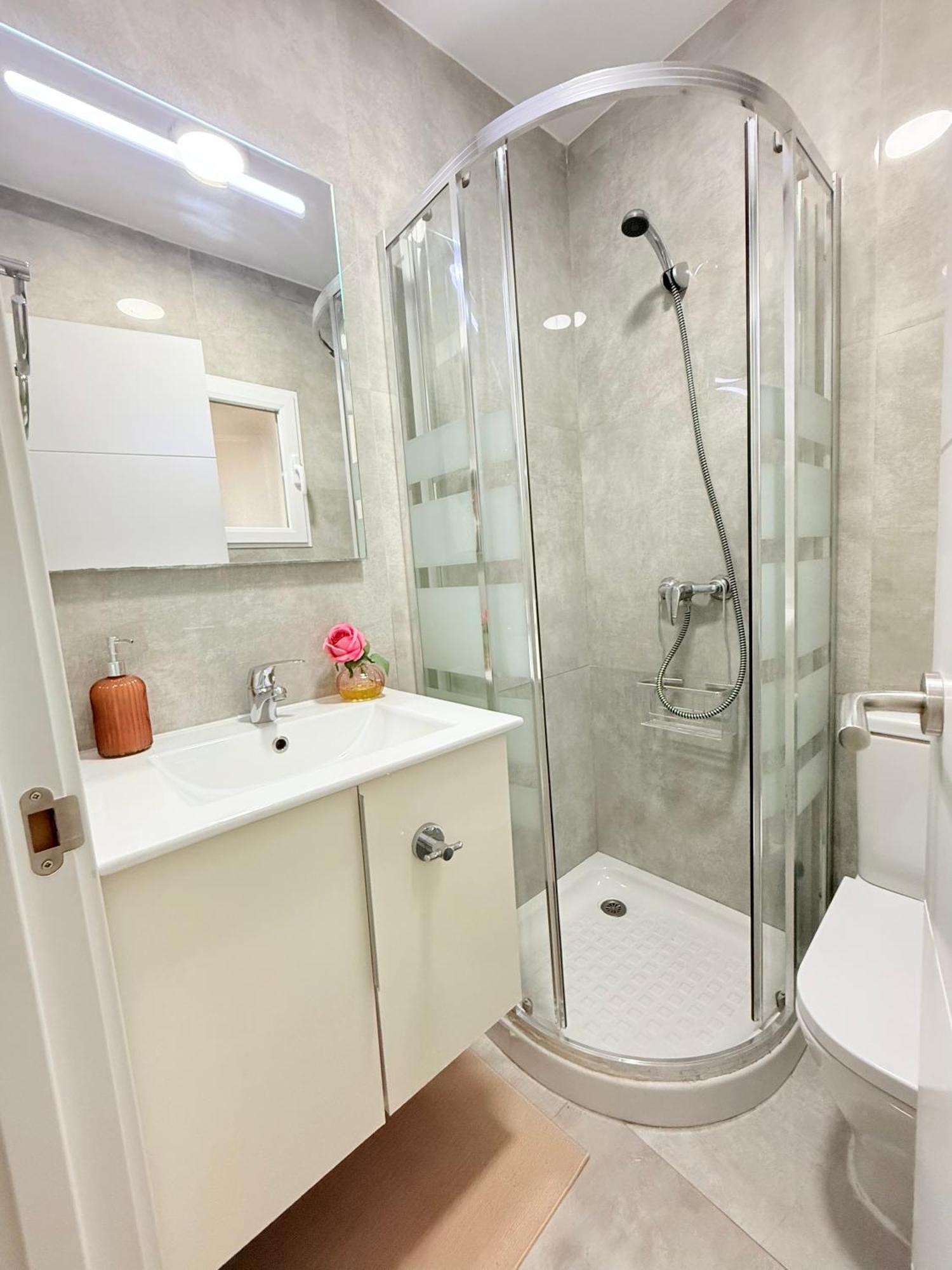 Rosa Rooms, Habitacion Con Bano Privado Pozuelo de Alarcón Eksteriør bilde