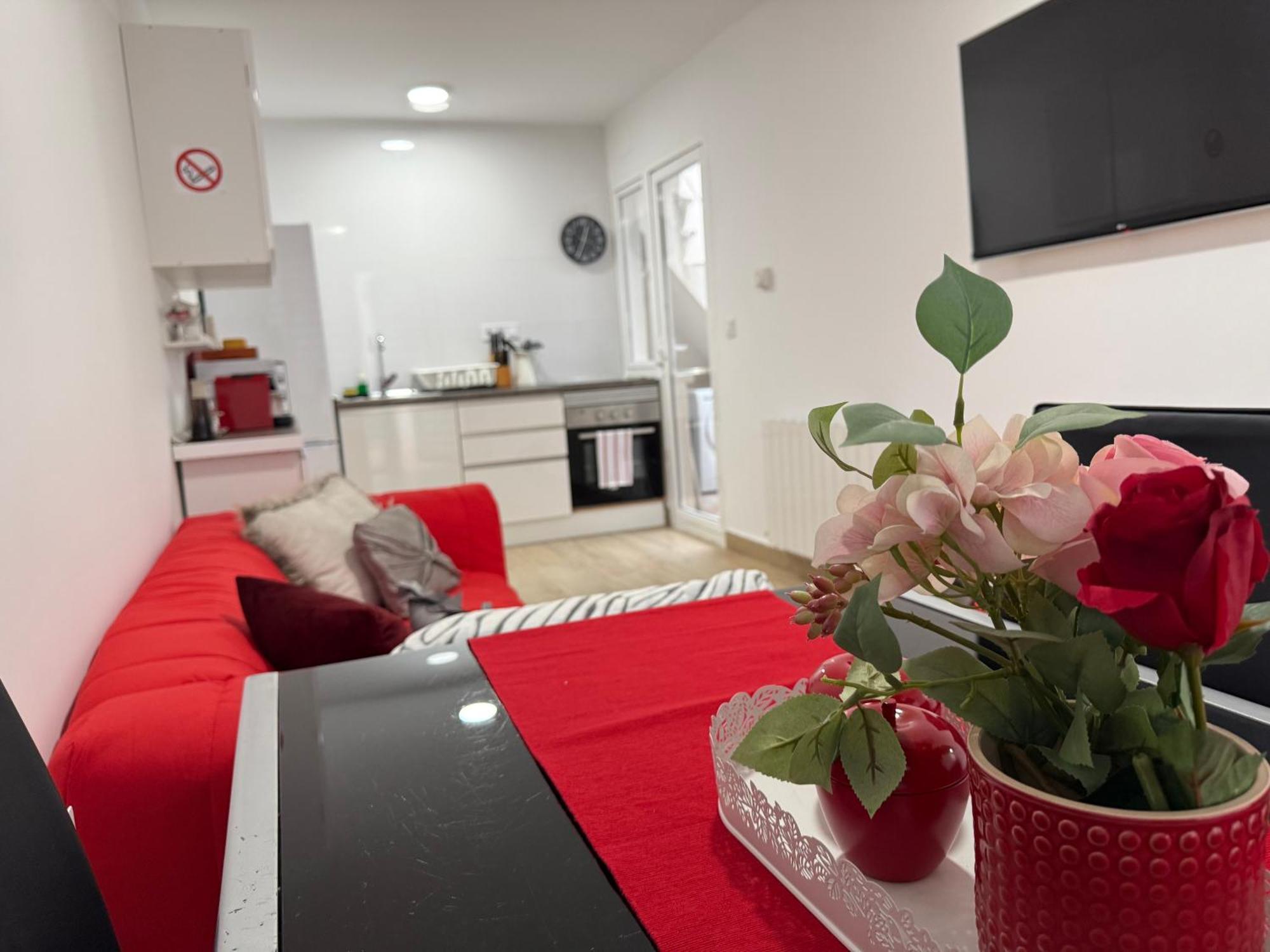 Rosa Rooms, Habitacion Con Bano Privado Pozuelo de Alarcón Eksteriør bilde